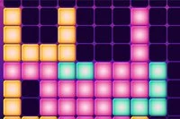 En ny version af det populære 10x10 Tetris-spil, nu i disco-stil