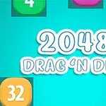 Farverigt layout med talblokke, herunder 4, 16, 32, 2048 og teksten 2048 Drag n Drop i centrum på en turkis baggrund
