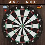 En dartskive med sorte, hvide, grønne og røde felter hængende på en murstensvæg med pointscore 485 og 501 vist øverst