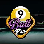 Et logo med en gul 9-ball billardkugle over teksten Ball Pro i lilla og hvid, sat mod en mørk baggrund med en billardbordskant