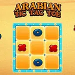 Billede af et tic tac toe-spil med røde og blå brikker på et gult og blåt spillebræt