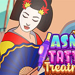 En tegneserie-geisha med blomster i håret holder en blå vifte ved siden af teksten ASMR Tattoo Treatment