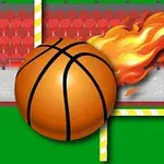 En brændende basketball på vej gennem et gul og hvidstribet mål foran en grøn bane med tilskuerrækker i baggrunden