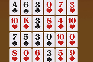 Kortspil layout med flere rækker og kolonner af spillekort i sorte og røde kulører på en brun baggrund