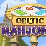 Titel med celtiske mønstre på mahjong-brikker over en blå himmel og middelalderlige tårne