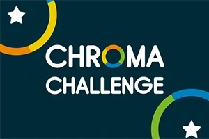 Tekst Chroma Challenge i midten med farverige cirkler og stjerner på en mørk baggrund
