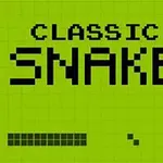 Grøn skærm med teksten CLASSIC SNAKE og en pixeleret slange