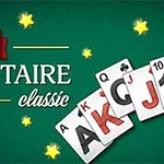 Grønt baggrundsbillede med teksten daily SOLITAIRE classic og spillekort spredt med stjerner som dekoration
