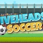 To ansigter med karikerede udtryk og en fodbold foran en stadionbaggrund med teksten Fiveheads Soccer i farverige bogstaver