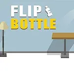 En flaske svæver midt i et spring over et bord og en stol med teksten FLIP BOTTLE til venstre