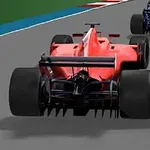 Røde og blå Formel 1-biler kører tæt sammen på en racerbane