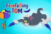 Geronimo! Tom falder mod jorden fra høj højde