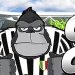 Tegnet gorilla iført sort-hvid stribet trøje på en stadionbaggrund