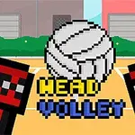 To pixelfigurer med røde ansigter og sorte trøjer spiller volleyball med en stor bold i en udendørs bane med bygninger i baggrunden og teksten Head Volley i midten