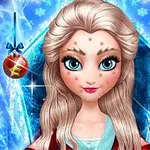 Tegnet, blond pige med lysende blå øjne og fregner, omgivet af julepynt på en isblå baggrund