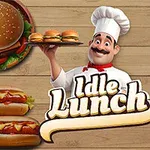 En glad kok klædt i en hvid uniform holder en bakke med burgere omgivet af en pizza, pomfritter, hotdogs og en skål salat på en træbaggrund