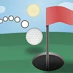 En golfbold i bevægelse mod et hul med en rød flag på en golfbane under en blå himmel med sol og skyer