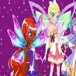 Tre farverige animerede figurer med vinger står foran en lilla baggrund med prikker