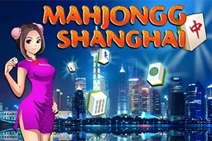 En kvinde i en lilla kjole foran en byens skyline om natten med mahjong-brikker i forgrunden