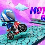 En tegneseriefigur på motorcykel kører på en krakeleret vej i en farverig, skyfyldt baggrund med teksten Moto Boss