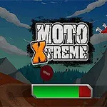 Motocross-kører i luften over en bakke med Moto Xtreme-logo og en progressionsbjælke i forgrunden