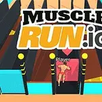 En muskuløs figur løber gennem en forhindringsbane med ordet MUSCLE RUN