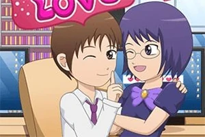 To animefigurer, en mand og en kvinde, sidder tæt sammen på en stol foran en computer, med et stort lyserødt LOVE skilt hængende over dem
