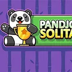 En tegneseriepanda holder en gylden pokal ved siden af teksten Pandjohng Solitaire på en grøn baggrund med en lilla bambusmønstret baggrund