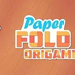 Et stykke papir foldet til en pizzastykke, med teksten Paper Fold Origami på en træbaggrund