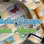 Frimærkealbum med sommerfuglefrimærker, forstørrelsesglas og stemplet tekst Philatelic Escape Fauna Album