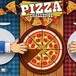 To hænder rækker ud mod en pizza på et rundt bord, omgivet af bestik og ternede duge