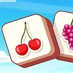 To hvide fliser med frugtmotiver, en kirsebær og en klase vindruer, mod en himmelblå baggrund med skyer