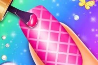 Design dine egne negle og lær om neglekunst i dette manicure-spil