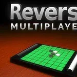 3D-rendering af et grønt spillebræt med hvide og sorte brikker, og teksten Reversi Multiplayer øverst