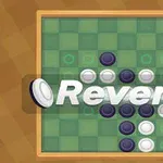 Et spillebræt med sorte og hvide brikker arrangeret på en grønternet overflade med ordet Reversi henover