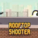 To figurer med våben står på et hustag i en pixeleret byscene med teksten ROOFTOP SHOOTER forneden