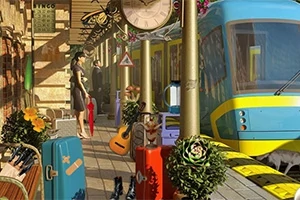 En togstation med en blå og gul togvogn, kufferter, blomster, en guitar og en stor ur i midten