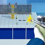 En person sigter med en snigskytteriffel mod en fjern platform med forhindringer og en lille figur
