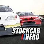 To racerbiler, en hvid og en rød, ses på racerbanen med ordet STOCKCAR HERO i forgrunden