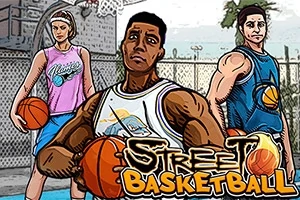 Tre personer i basketballtøj står på en basketballbane med basketbolde i hænderne, omgivet af et hegn og en basketballkurv i baggrunden