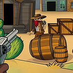 En tegnet western-scene med en mand bag en tønde, der sigter mod en pistol i forgrunden