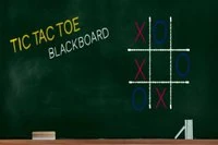 Tic Tac Toe Blackboard er et klassisk strategispil