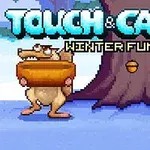 Et tegneserieskildpadde-lignende væsen står ved et stort træ og forsøger at fange agern, mens teksten Touch & Catch Winter Fun ses øverst