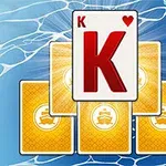Et spillekort med hjerter konge vises øverst, omgivet af fire gule kort vendt med bagsiden opad mod en blå baggrund med vandlignende mønstre