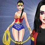 To animerede figurer, en i superheltedragt og en i farverig jakke, med kontrastfulde udtryk og tilbehør